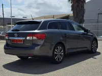 Usado Toyota Avensis Executive 124 CV (91 kW) 2013 Gris Familiar