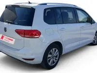 Usado VW Touran Advance 122 CV (89 kW) 2021 Blanco Monovolumen