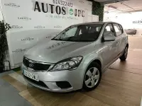 Usado Kia Ceed 115 CV (84 kW) 2010 Gris / plata Utilitario