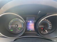 Usado Toyota Auris Hybrid Business Edition 136 CV (100 kW) 2018 Blanco Berlina