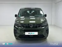 Usado Peugeot Rifter Allure 100 CV (73 kW) 2025 Verde Monovolumen