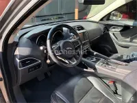 Usado Jaguar F-Pace Prestige 180 CV (132 kW) 2018 Gris / plata SUV