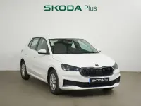 Usado Skoda Fabia Ambition 80 CV (58 kW) 2022 Blanco Utilitario