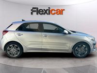 Usado Kia Rio 120 CV (88 kW) 2021 Gris Berlina