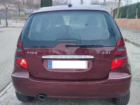 Usado Mercedes A160 Elegance 82 CV (60 kW) 2005 Granate Monovolumen