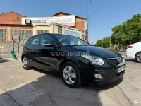 Usado Hyundai i30 Comfort 109 CV (80 kW) 2010 Negro Berlina