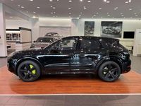 Käytetty Porsche Cayenne Turbo E-Hybrid 740 HP (544 kW) 2024 Musta Katumaasturi