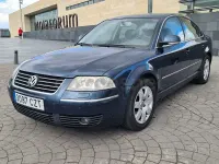 Usado VW Passat Highline 180 CV (132 kW) 2004 Azul Berlina