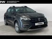 Usado Dacia Sandero Comfort 91 CV (66 kW) 2021 Gris Berlina
