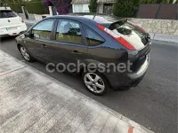 Usado Ford Focus Ghia 115 CV (84 kW) 2007 Negro Berlina