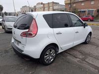 Usado Renault Scénic III Authentique 86 CV (63 kW) 2011 Blanco Monovolumen