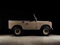Usado Land Rover 3 67 CV (49 kW) 1982 Beig