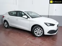 Usado Seat Leon ST Style 110 CV (80 kW) 2022 Blanco Familiar