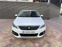 Usado Peugeot 308 Allure 130 CV (95 kW) 2018 Blanco Berlina