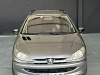 Usado Peugeot 206 70 CV (51 kW) 2004 Gris / plata Familiar
