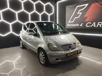 Usado Mercedes A160 Avantgarde 102 CV (75 kW) 2002 Gris / plata Monovolumen