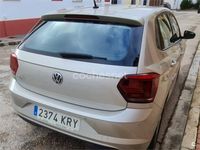 Usado VW Polo Advance 95 CV (69 kW) 2018 Gris / plata Utilitario