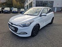 Usado Hyundai i20 75 CV (55 kW) 2016 Blanco Berlina
