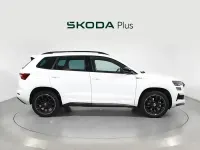 Usado Skoda Karoq SportLine 150 CV (110 kW) 2023 Blanco SUV