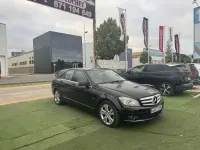 Usado Mercedes C200 Avantgarde 136 CV (100 kW) 2010 Negro Berlina