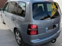 Usado VW Touran 140 CV (102 kW) 2008 Gris / plata Monovolumen