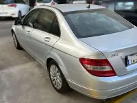 Usado Mercedes C200 Elegance 136 CV (100 kW) 2008 Gris Berlina