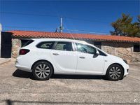 Usado Opel Astra Sportive 130 CV (95 kW) 2013 Blanco Familiar