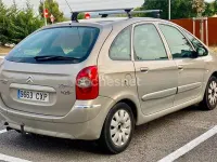 Usado Citroën Xsara Picasso Exclusive 117 CV (86 kW) 2004 Blanco Monovolumen