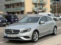 Usado Mercedes A180 Urban 109 CV (80 kW) 2014 Gris / plata Berlina