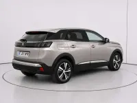 Usado Peugeot 3008 Allure 131 CV (96 kW) 2024 Gris SUV