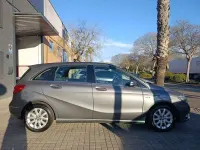 Usado Mercedes B200 136 CV (100 kW) 2012 Gris Utilitario