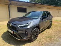Usado Toyota RAV4 Hybrid Luxury 218 CV (160 kW) 2025 Gris / plata SUV