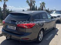 Usado Ford Focus Trend 120 CV (88 kW) 2019 Gris / plata Familiar