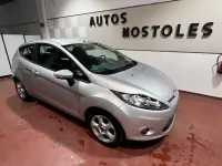 Usado Ford Fiesta Ambiente 70 CV (51 kW) 2008 Gris / plata Utilitario