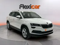 Usado Skoda Karoq Ambition 150 CV (110 kW) 2021 Blanco SUV