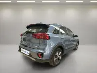 Usado Kia Niro 141 CV (103 kW) 2021 Gris / plata SUV
