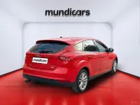 Usado Ford Focus Trend+ 125 CV (91 kW) 2015 Rojo Berlina