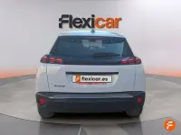 Usado Peugeot 2008 Active 100 CV (73 kW) 2023 Gris SUV