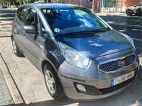 Usado Kia Venga 90 CV (66 kW) 2011 Gris / plata Utilitario