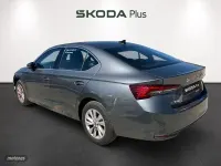 Usado Skoda Octavia Selection 150 CV (110 kW) 2025 Gris / plateado Berlina