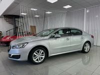 Usado Peugeot 508 Active 120 CV (88 kW) 2017 Gris / plata Berlina