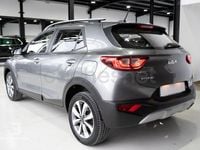 Usado Kia Stonic 84 CV (61 kW) 2023 Gris / plata SUV