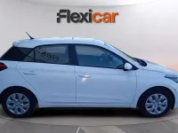 Usado Hyundai i20 84 CV (61 kW) 2017 Blanco Berlina
