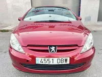 Usado Peugeot 307 CC 137 CV (100 kW) 2004 Rojo Descapotable
