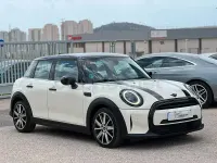 Usado Mini Cooper 136 CV (100 kW) 2021 Beige Utilitario