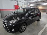 Usado Toyota Yaris Active 99 CV (72 kW) 2015 Negro Utilitario