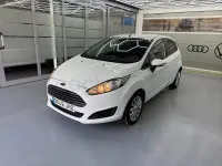 Usado Ford Fiesta Trend 75 CV (55 kW) 2015 Blanco Utilitario