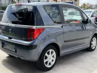 Usado Peugeot 1007 75 CV (55 kW) 2008 Gris Monovolumen