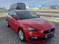 Usado Seat Leon Style 130 CV (95 kW) 2021 Rojo Berlina