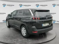 Usado Peugeot 5008 Active 130 CV (95 kW) 2022 Negro SUV